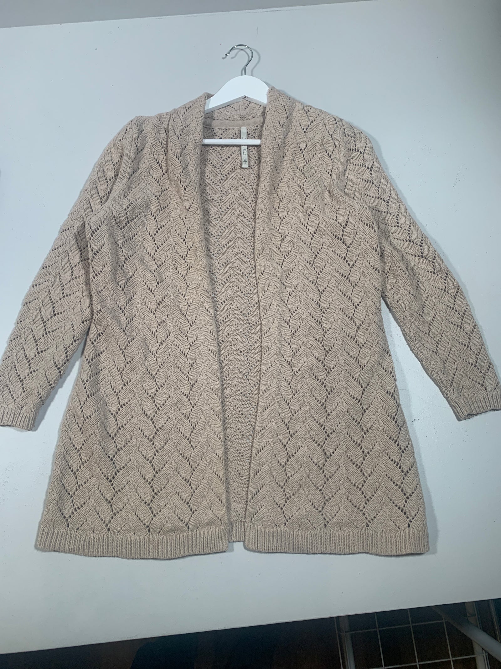 HOODIE / SWEATER (Tan) - Leo & Nicole