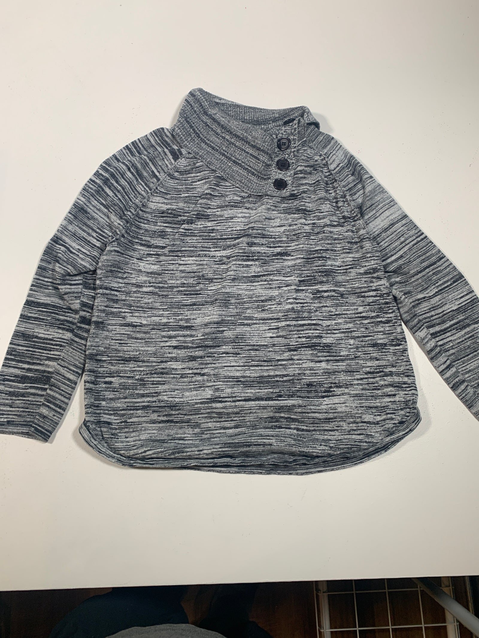 HOODIE / SWEATER (Gray) - Indigo